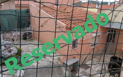 Moradia  T2 com pátio em zona calma e com bons acessos, a 5 minutos de Sintra.