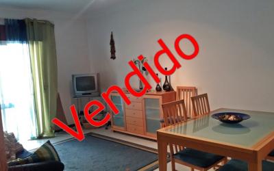 Apartamento T2 mobilado. Perto de comércio e escolas. A 3 minutos da estação CPApartamento T2 com boas áreas